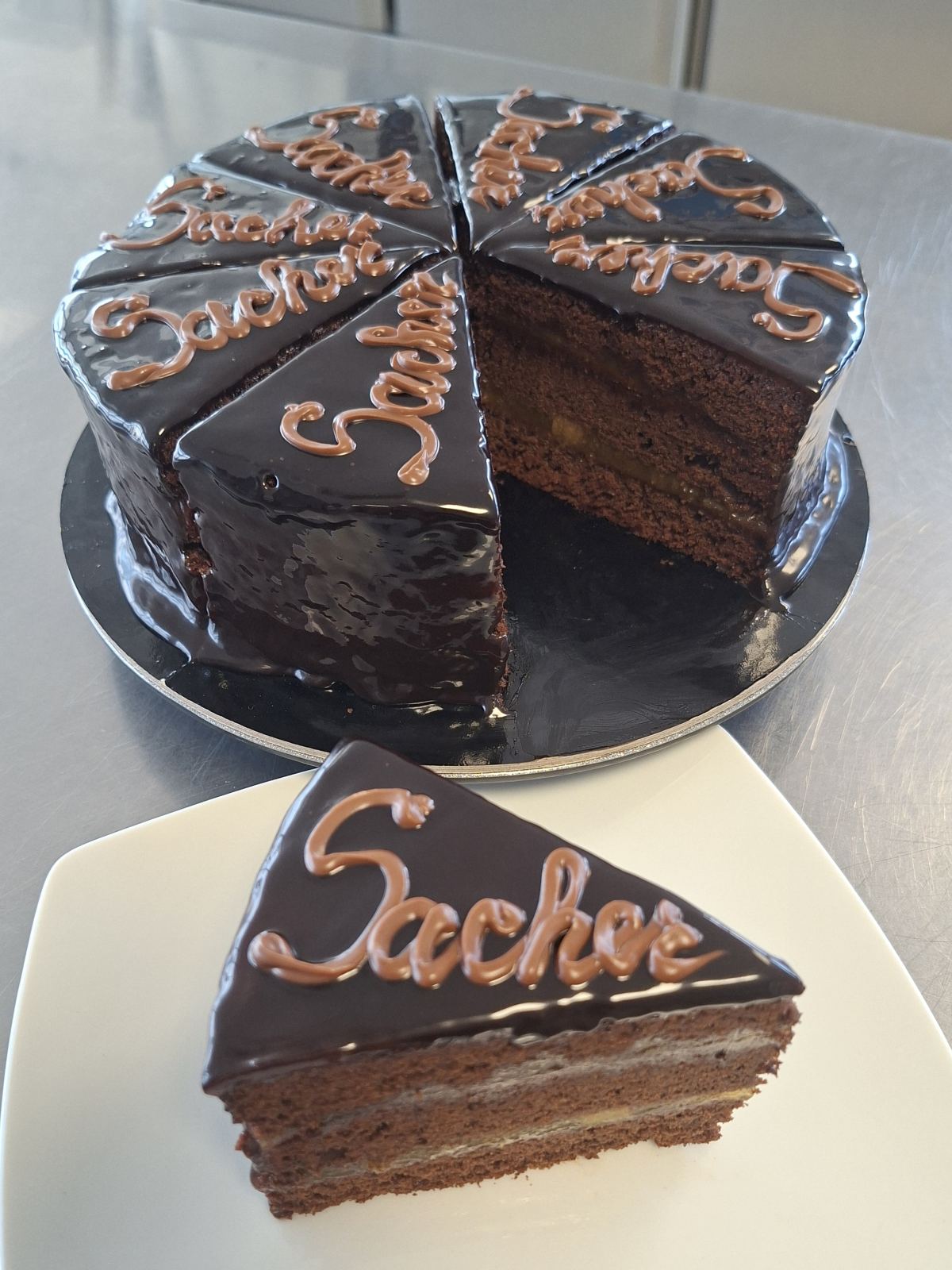 Torta SACHER - POKLON TRADICIJI